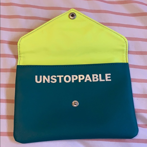 Button Ipsy makeup bag - Picture 4 of 5